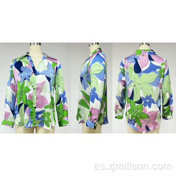 Diseño de estampado floral de collar blusa casual de mujer